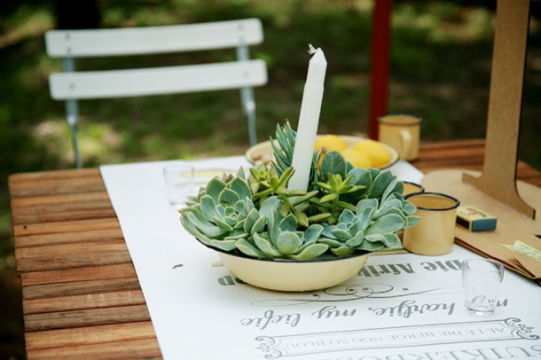 Enamelware Wedding Decor | Image: As Sweet As Images