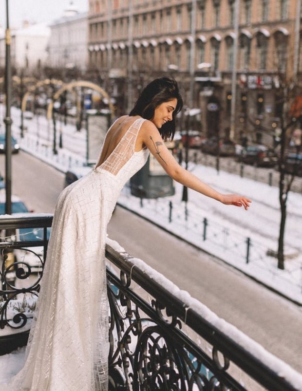 can you wear sparkles to a wedding