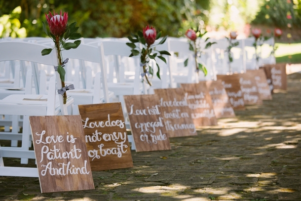 1 Corinthians 13 Wedding Aisle Signs | Credit: Lad & Lass