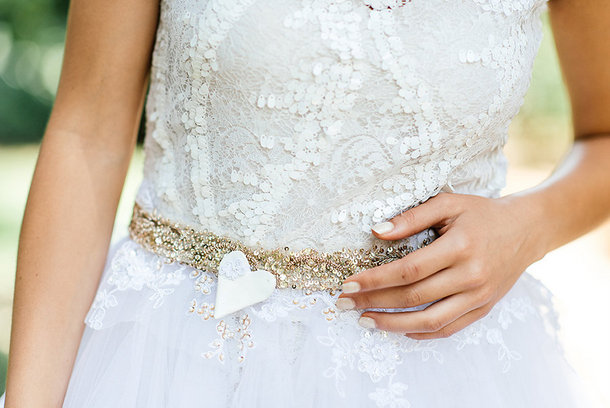 Sparkle Sash Bridal Style | Credit: Leandri Kers