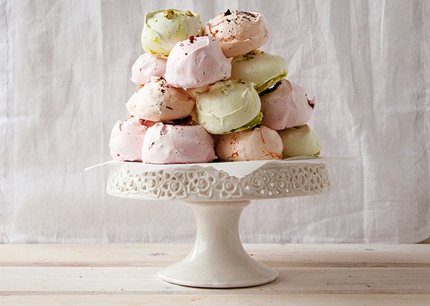 Pastel Meringues