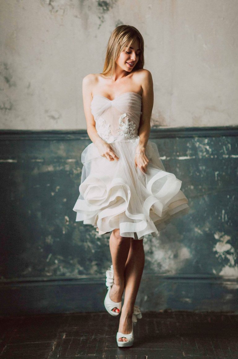 20 Stylish Short Wedding Dresses From Etsy Southbound Bride 8681