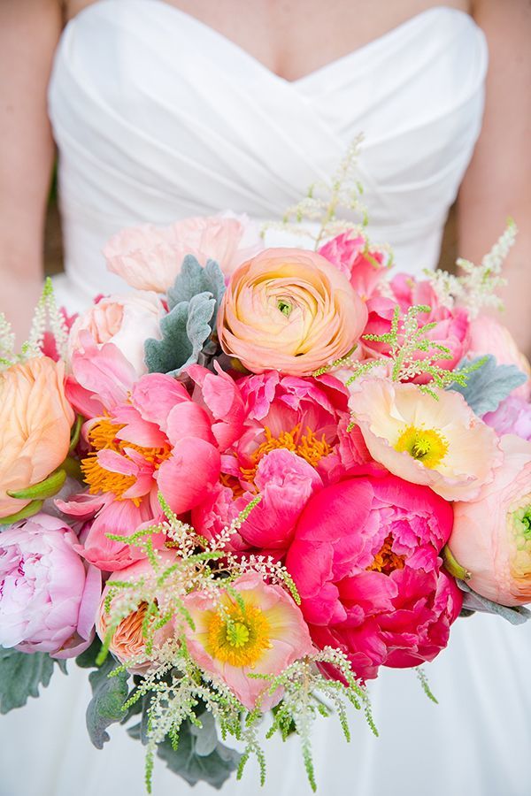 20 Utterly Gorgeous Peony Bouquets | SouthBound Bride