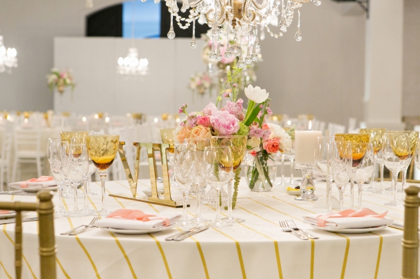 Gold and White Table Decor at Molenvliet