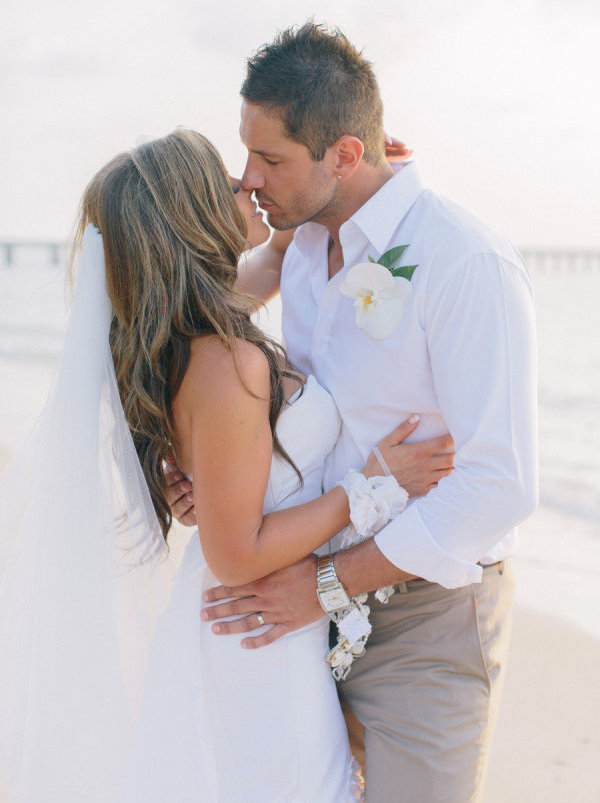 casual beach wedding attire for bride and groom