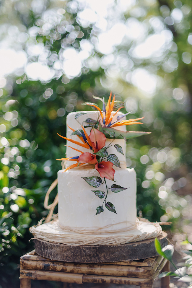 Gauguin inspired tropical wedding inspiration (24)