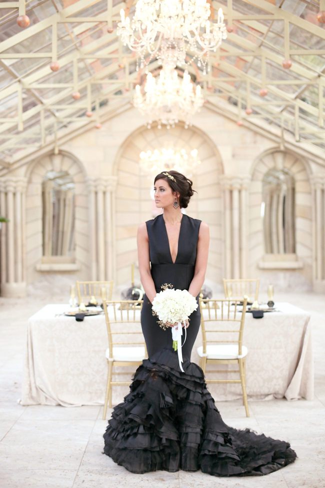 What's Black, White and Chic All Over? This Wedding Inspiration Shoot