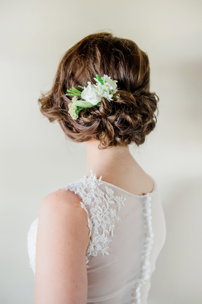 20 Bridal Hairstyles with Real Flowers | SouthBound Bride