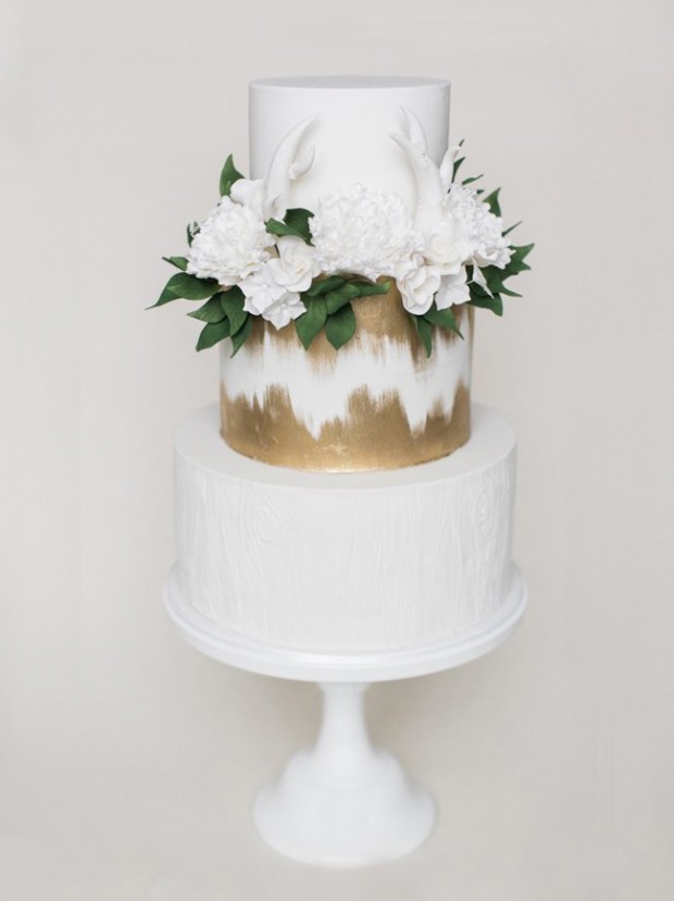 20 Crazy Gorgeous Winter Wedding Cakes | SouthBound Bride