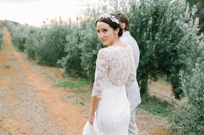 019-S&S Bright & Festive WInelands Wedding by Claire Thomson