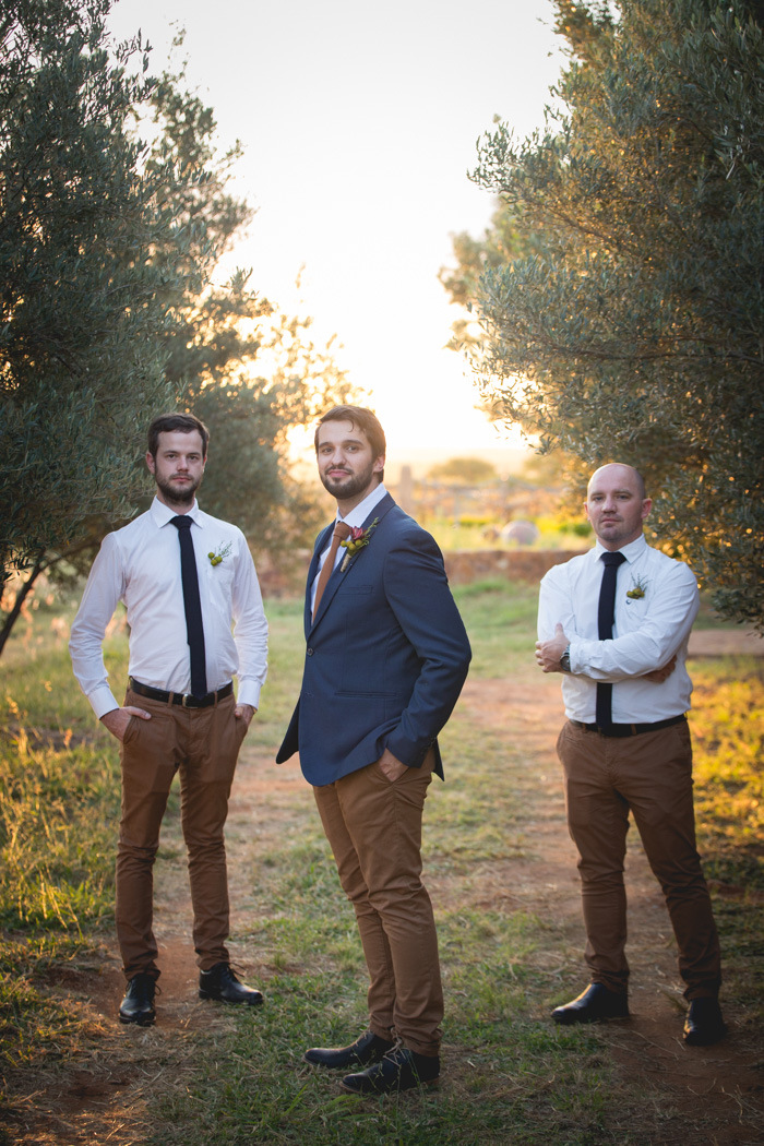 Fall Groomsmen | Credit: Those Photos