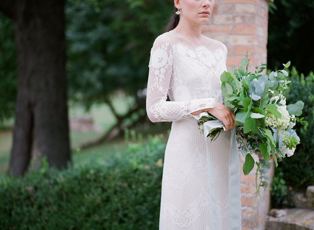 Claire Pettibone Lace Wedding Dress | Credit: Magnolia & Magpie Photography