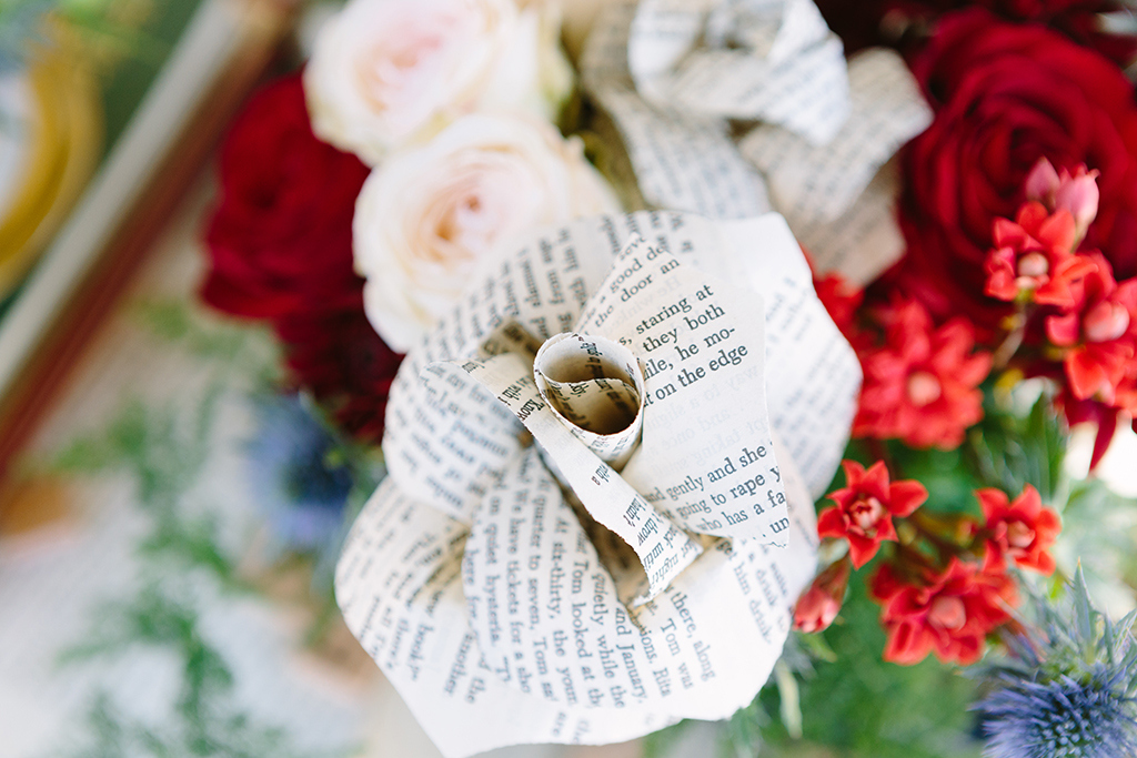 Book Page Paper Rose Centerpiece | Credit: Andries Combrink & Runaway Romance