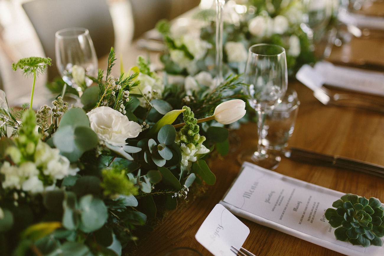 Green and White Table Decor | Credit: Kikitography