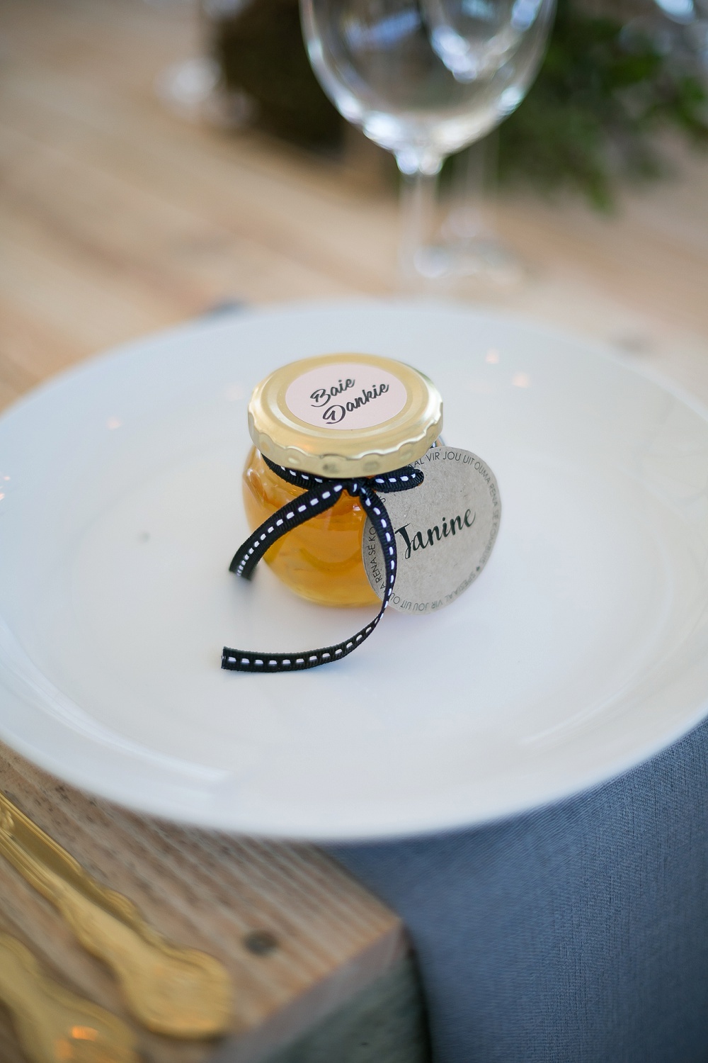 Honey Wedding Favors | Credit: Karina Conradie