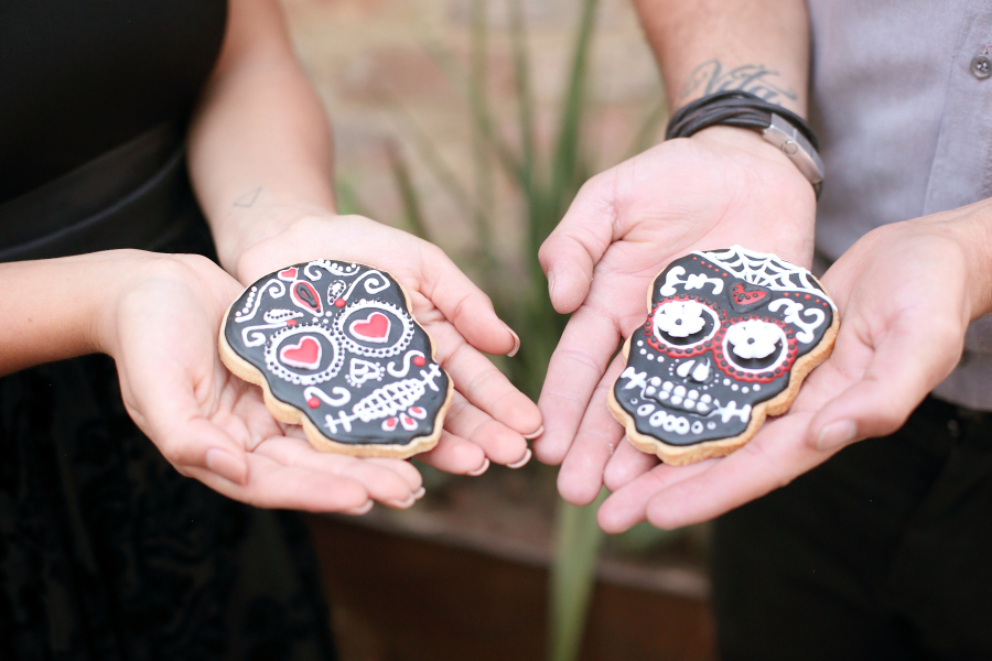 Día De Los Muertos Sugar Skull Cookies | Credit: Hello Love Photography