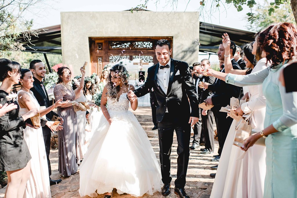 Confetti Toss | Image: Carla Adel