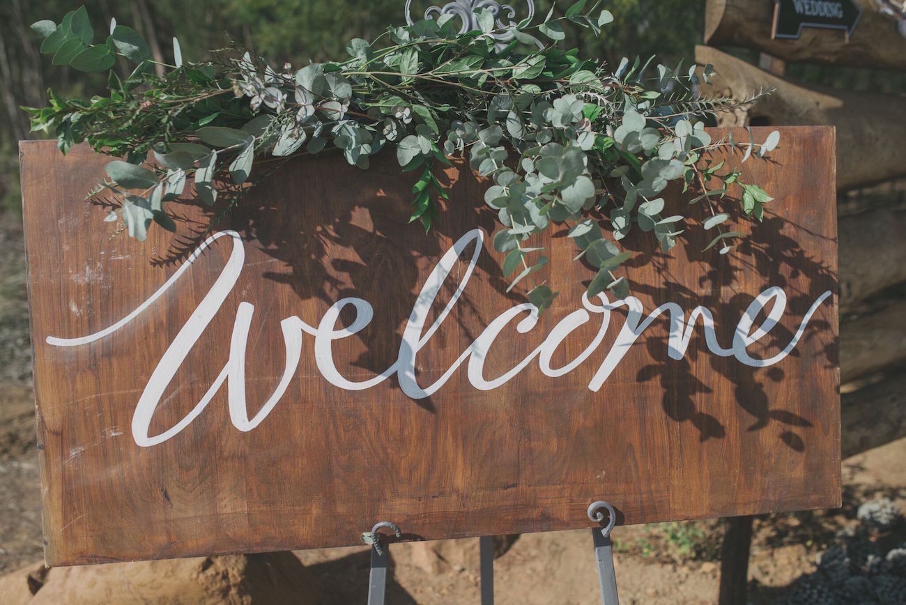 Rustic Calligraphy Welcome Sign | Credit: Vicky Bergallo