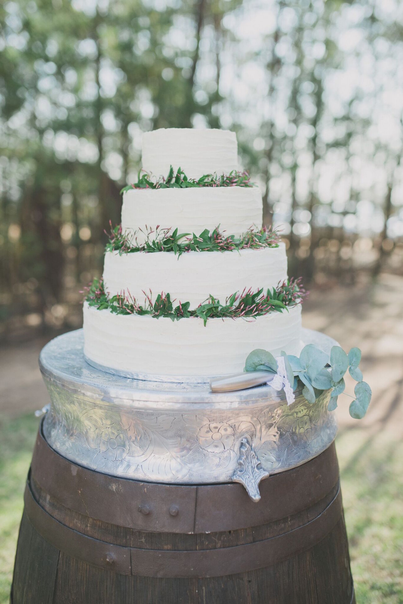 Rustic Wedding Cake | Credit: Vicky Bergallo