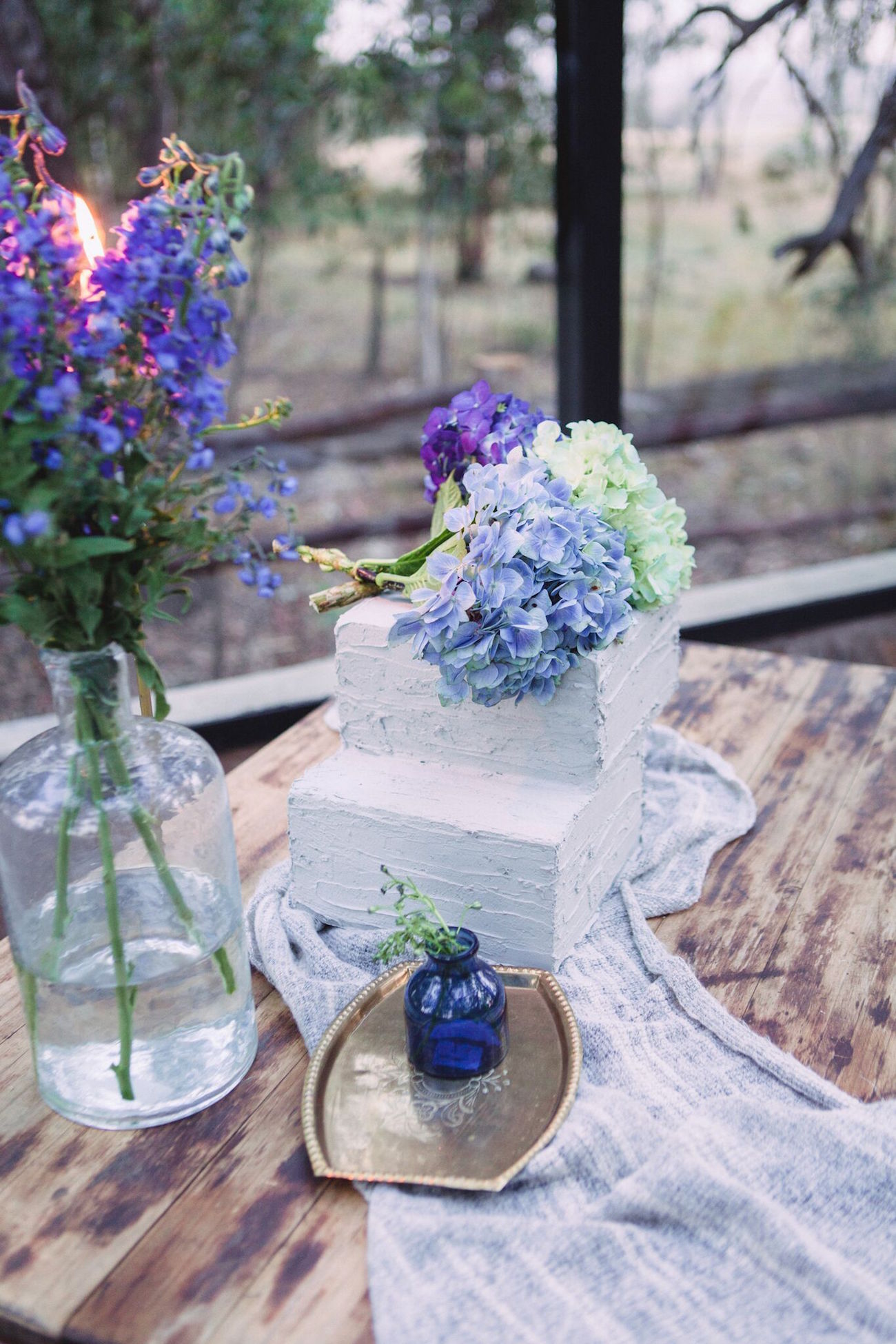 Concrete Texture Square Wedding Cake | Credit: Dust & Dreams Photography