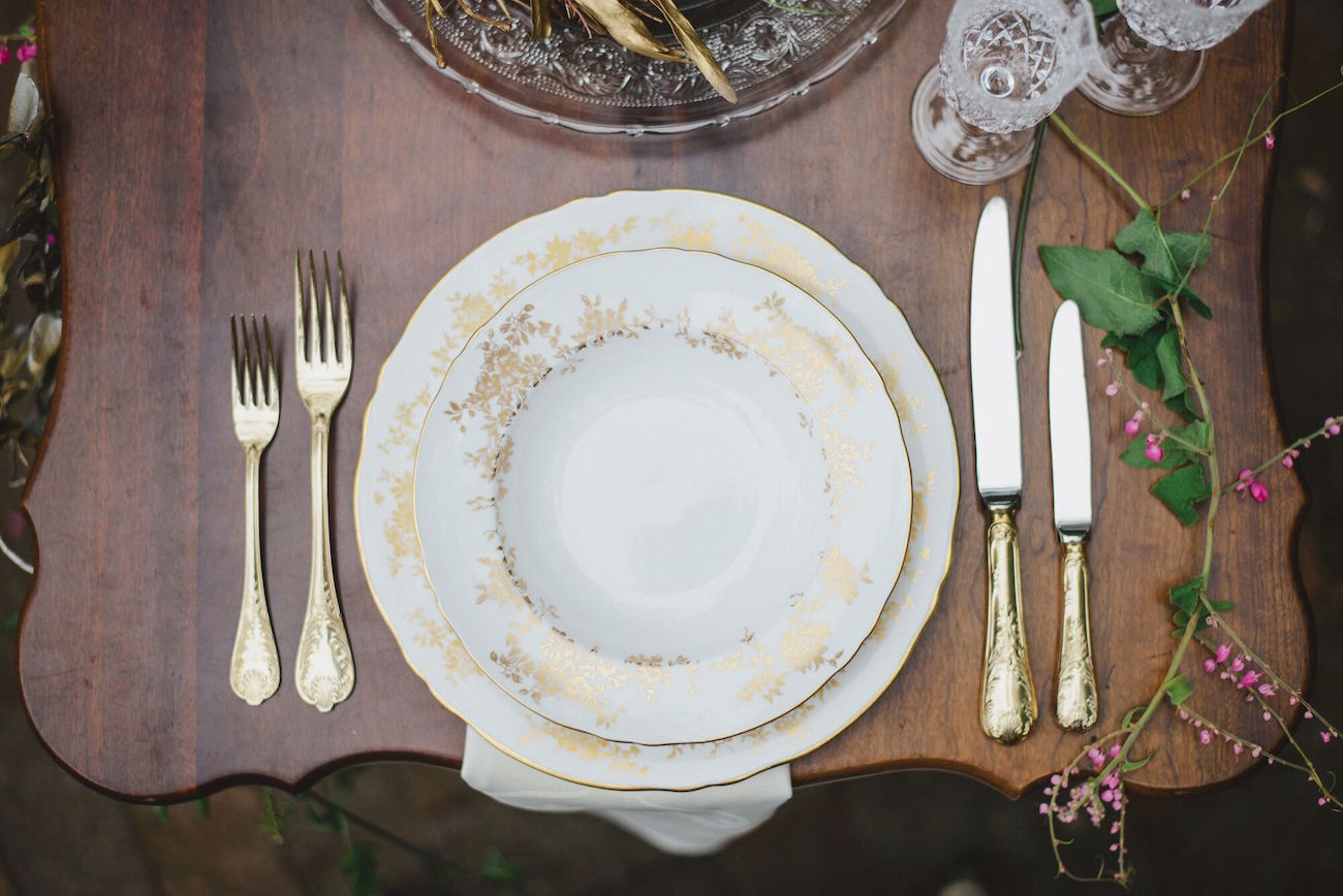 Vintage China Place Setting | Credit: Oh Happy Day & Roxanne Davison