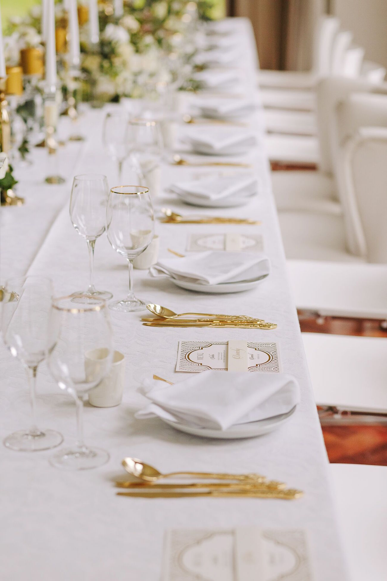 Vintage Glamour Winter Wedding Table Decor | Credit: Jani B & Bright and Beautiful