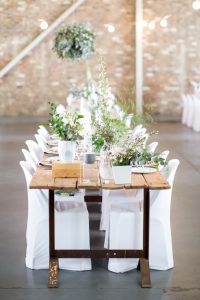 White & greenery tablescape | Image: JCclick