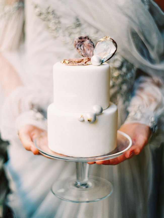 31 Stylish And Bold Nautical Wedding Cakes - Weddingomania