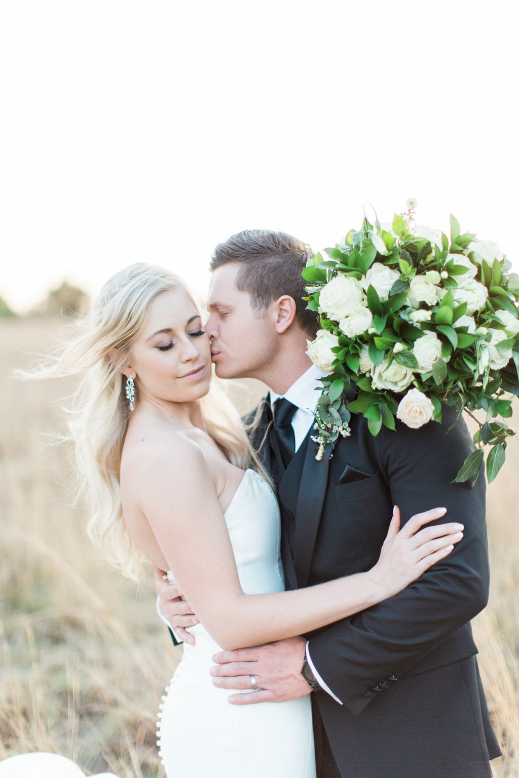 Modern Romantic Wedding at White Light by Grace Studios Photography ...