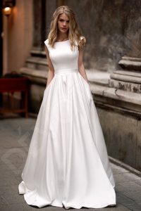 Elegant Minimalist Wedding Dresses