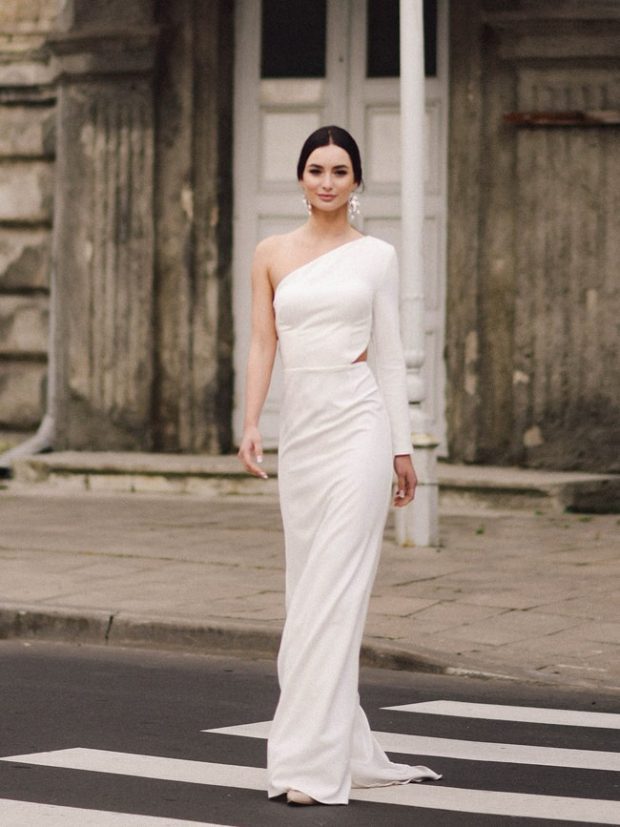 20 Simple Minimalist Wedding Dresses | SouthBound Bride