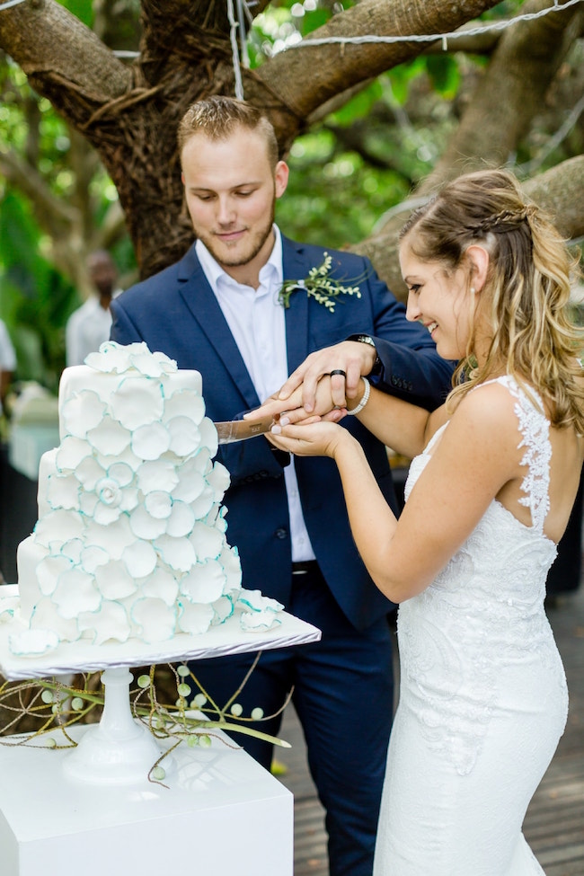 Beach Wedding Petal Cake | Credit: Grace Studios / Absolute Perfection