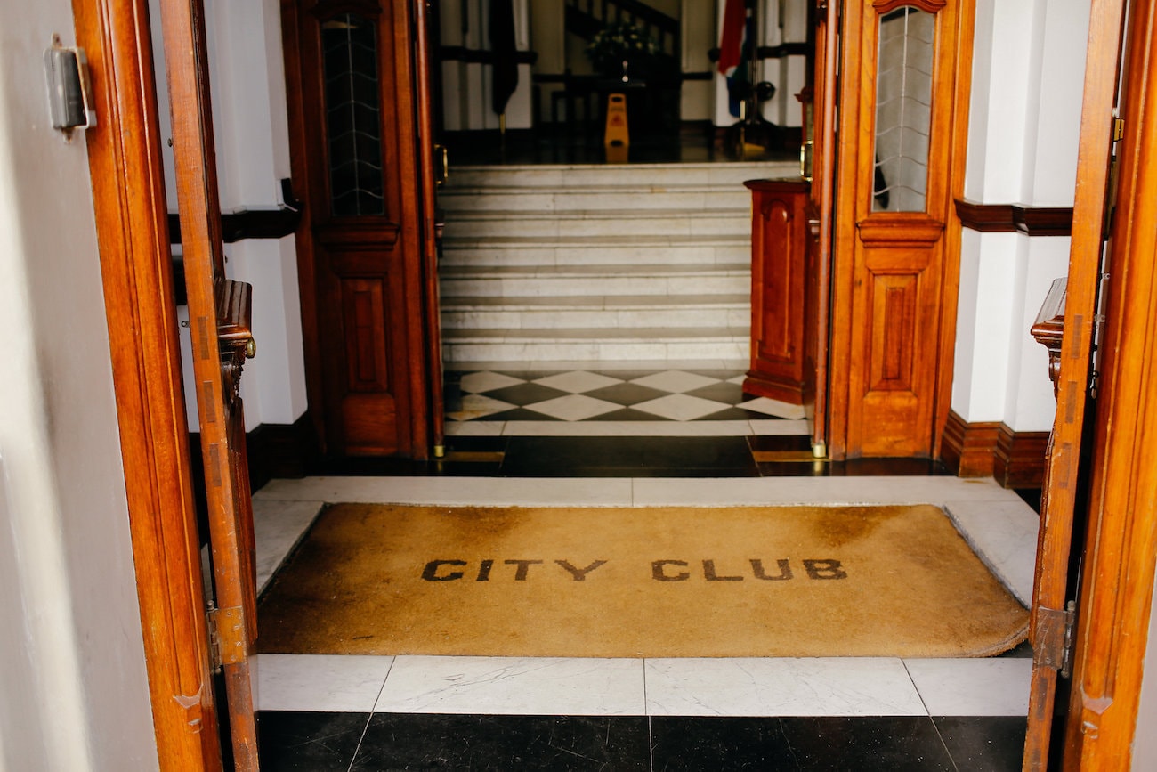 Vintage Chic City Wedding at the Cape Town Club | Credit: Duane Smith