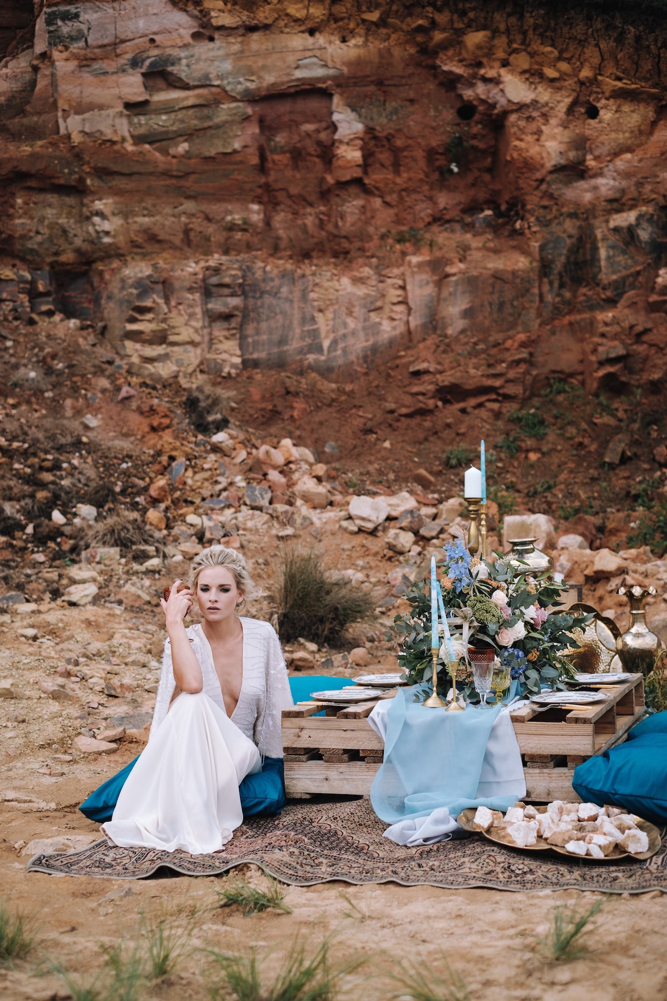 Red Rock Reception | Atmospheric Wedding Inspiration | Credit: The Shank Tank