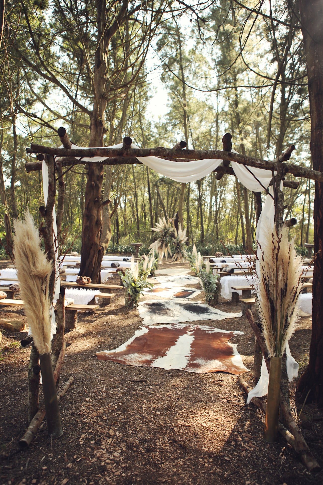 Boho Luxe Forest Wedding | Credit: Carmen Roberts (11)