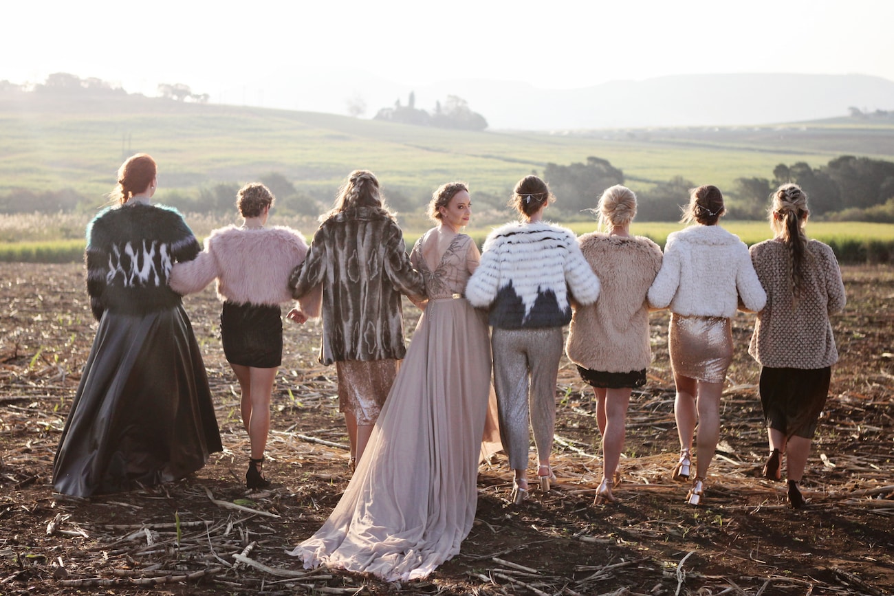 Mismatched Winter Bridesmaids | Credit: Carmen Roberts (16)