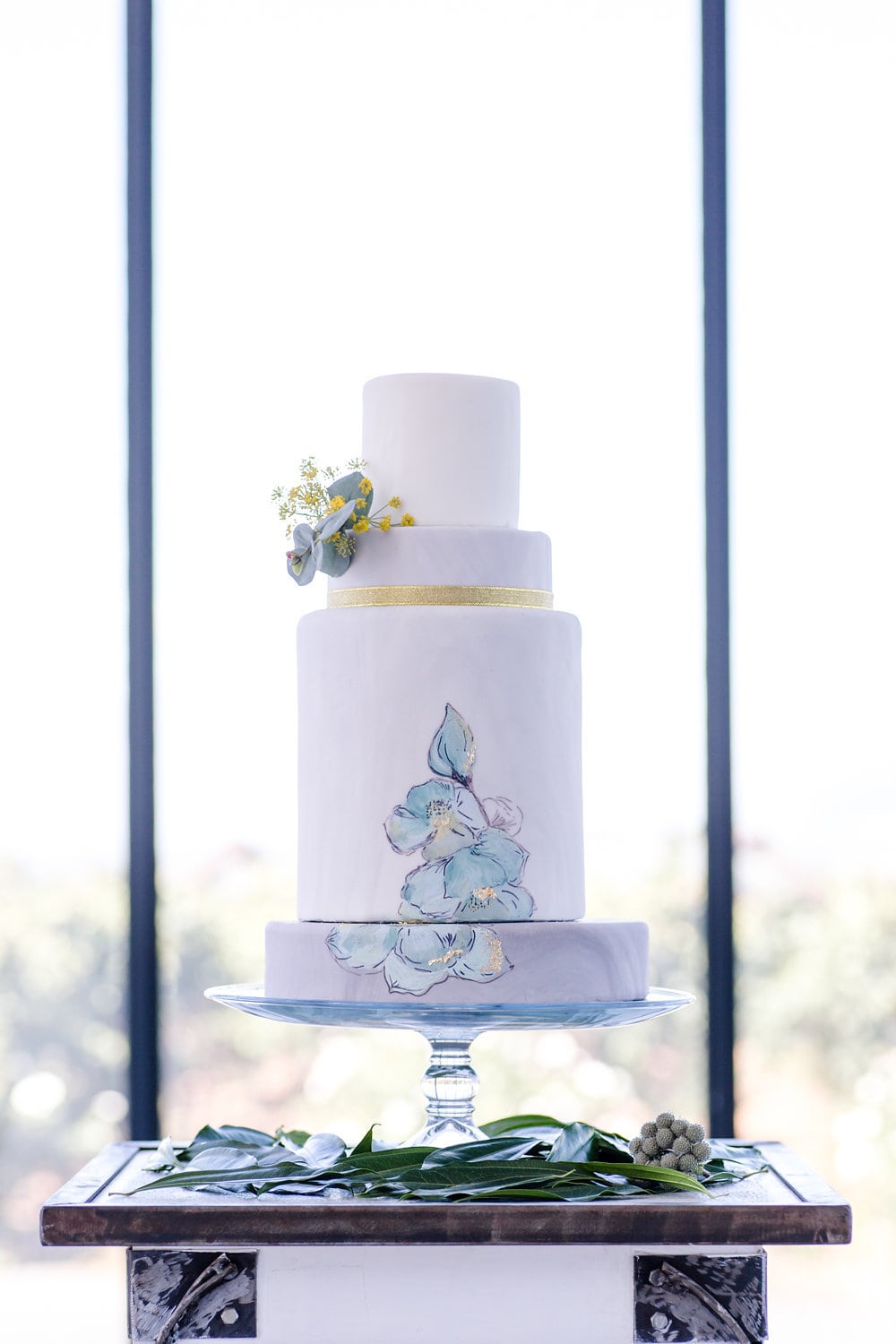 Hand Painted Wedding Cake | Image: Jaqui Franco