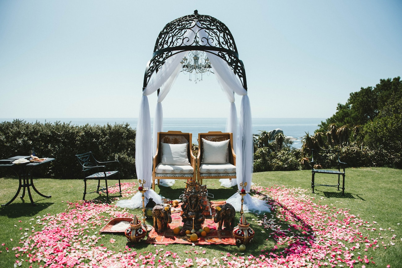 Traditional Hindu Wedding Ceremony at the 12 Apostles Hotel | Image: Claire Thomson