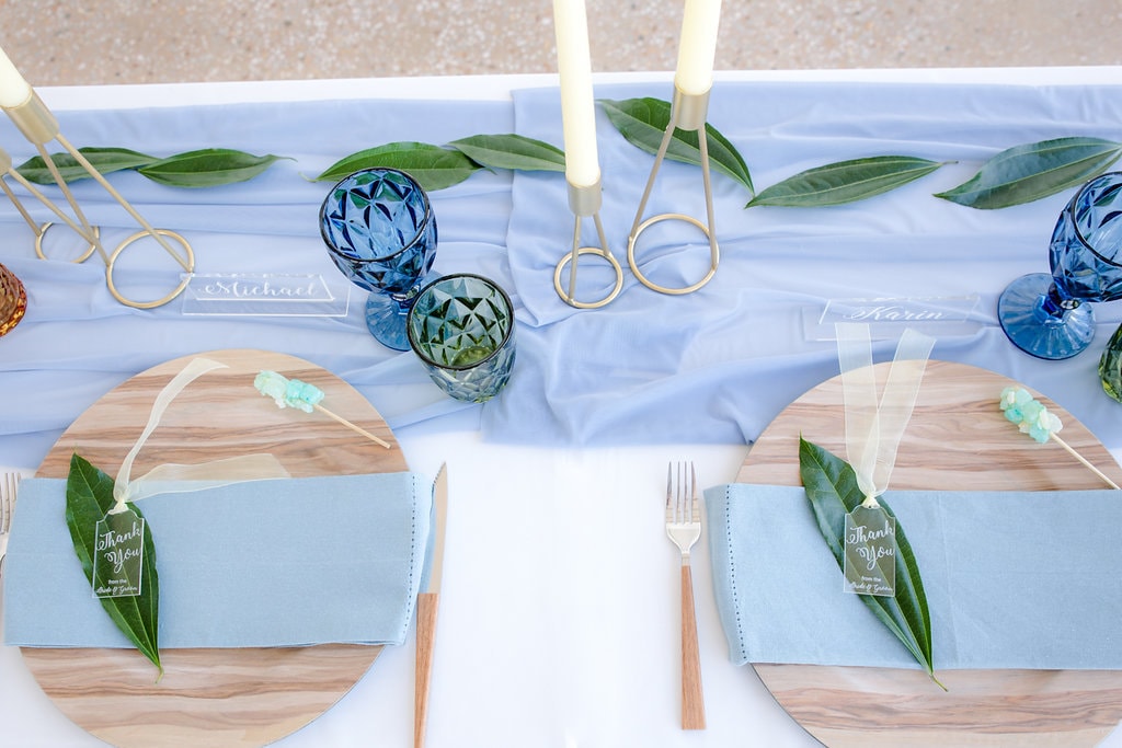 Romantic Transparent Table Decor | Image: Jaqui Franco