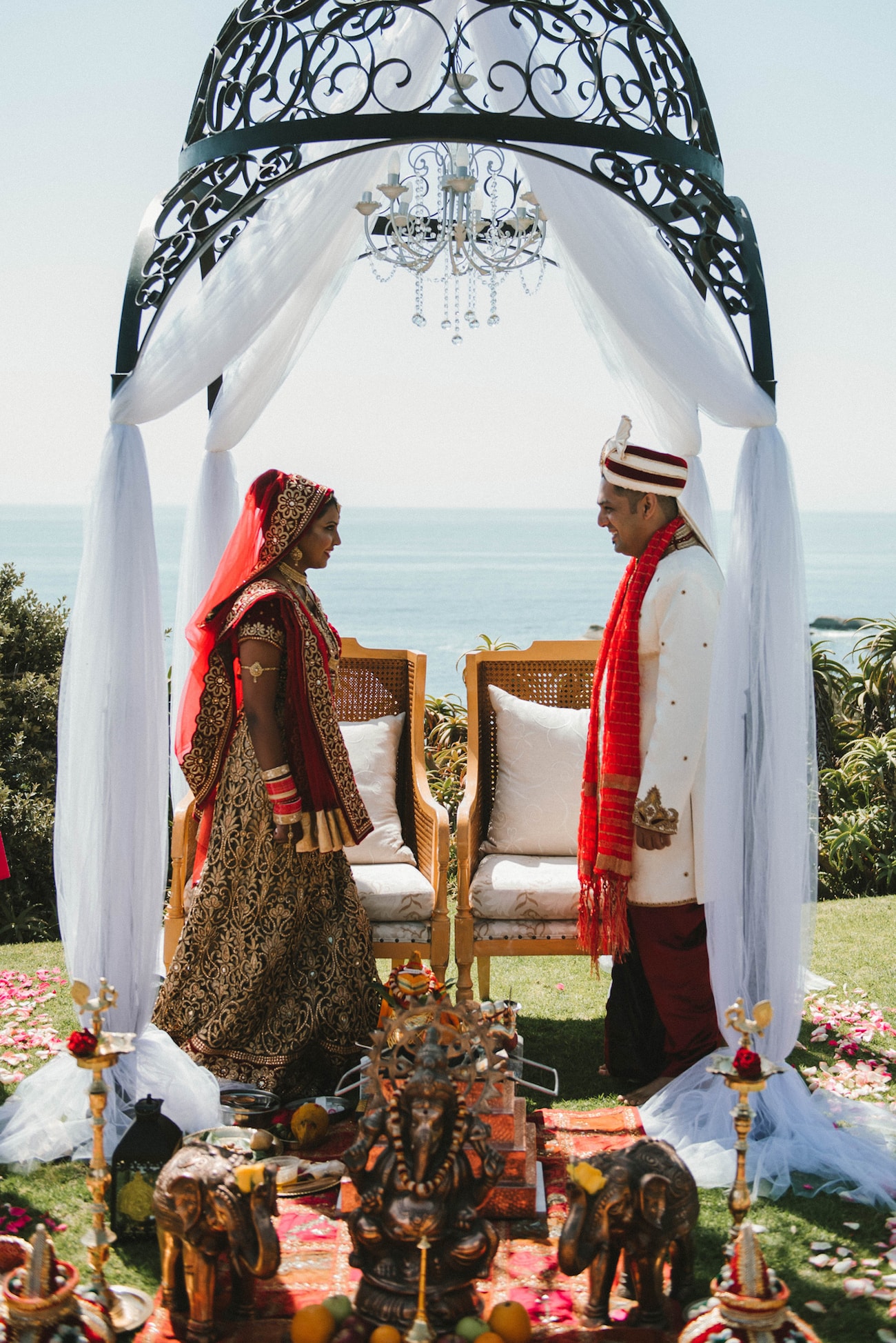 Outdoor Mandap | Image: Claire Thomson