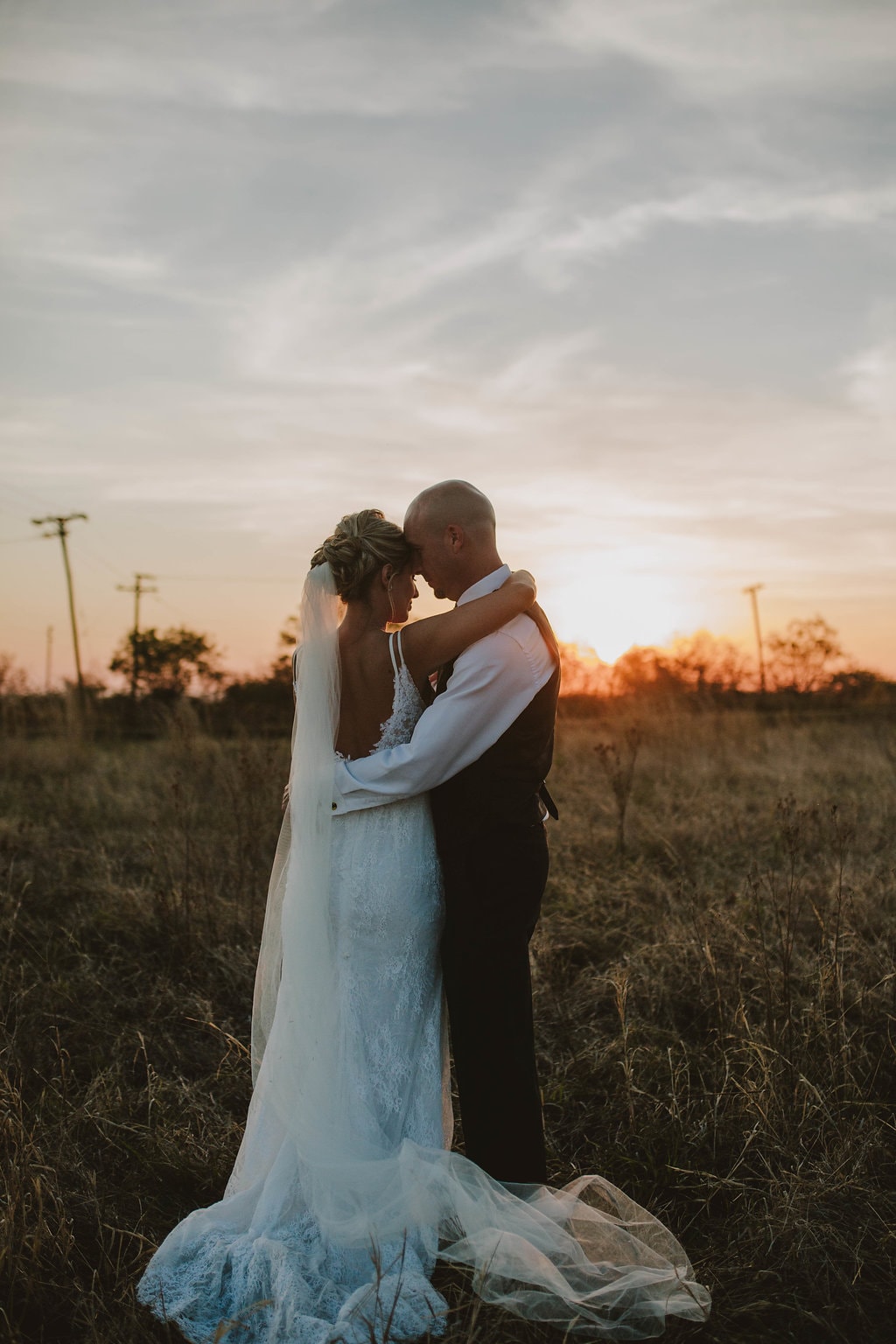 Sunset Portrait of Bride & Groom | Image: Jessica J Photography