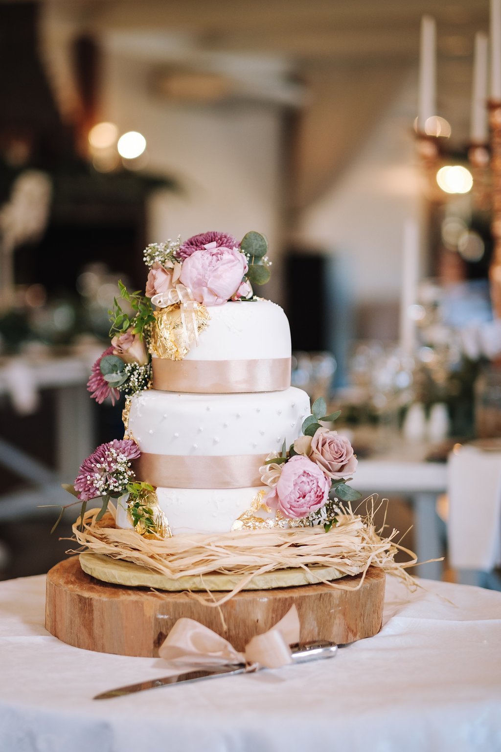 Country Vintage Wedding Cake | Image: The Shank Tank