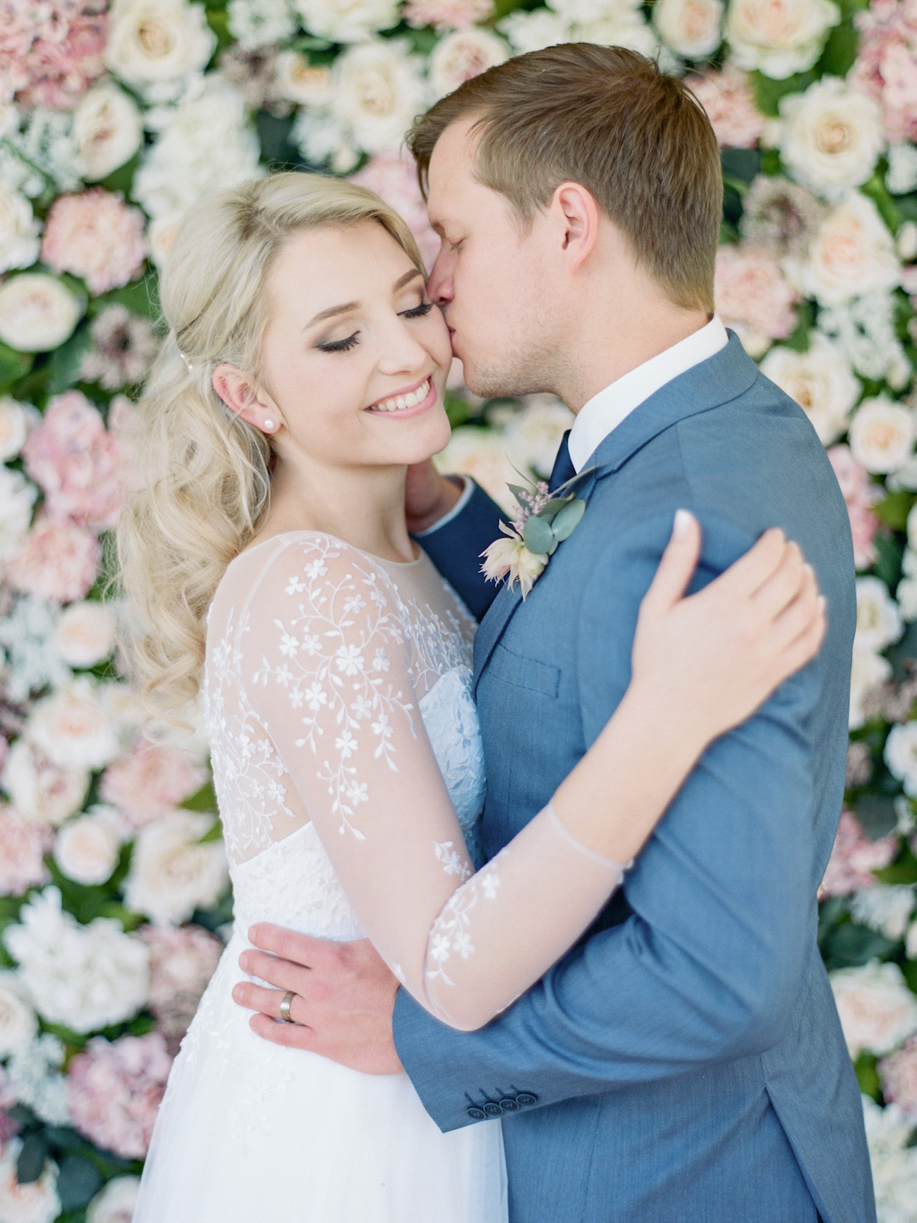 Romantic Pastel Wedding at Oxbow Country Estate | Image: Rensche Mari