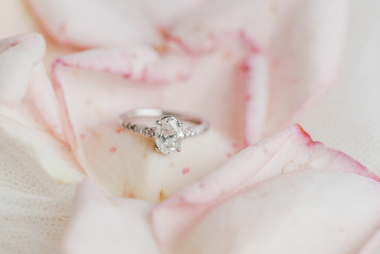 Oval Engagement Ring | Image: Carla Adel