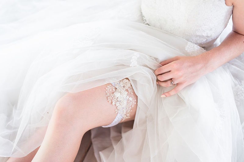 Wedding Garter South Africa | Image: Marilize Coetzee