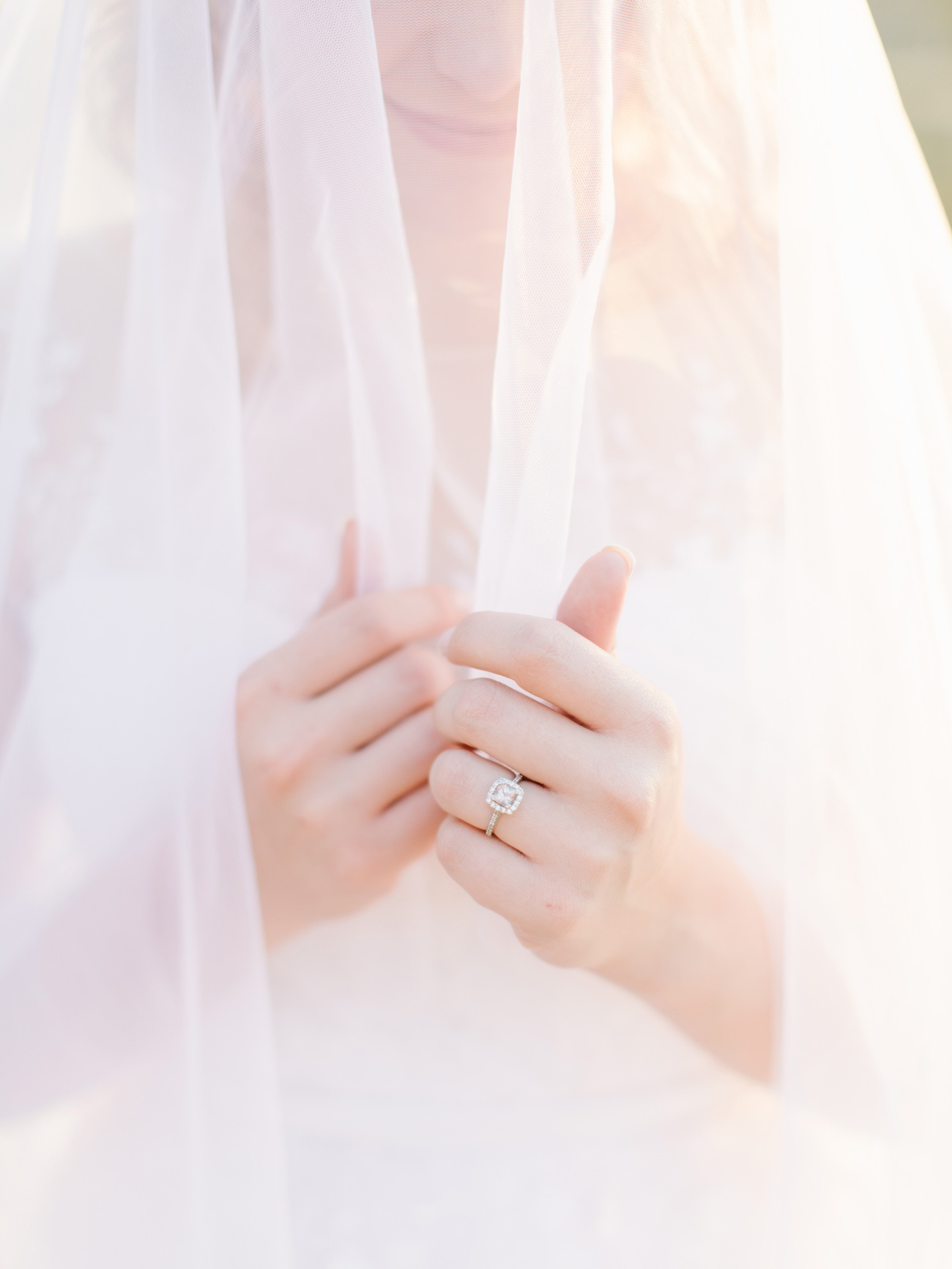 Bride with Veil and Morganite Engagement Ring | Image: Rensche Mari