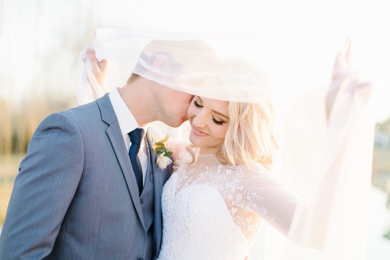 Bride & Groom Kiss | Image: Rensche Mari