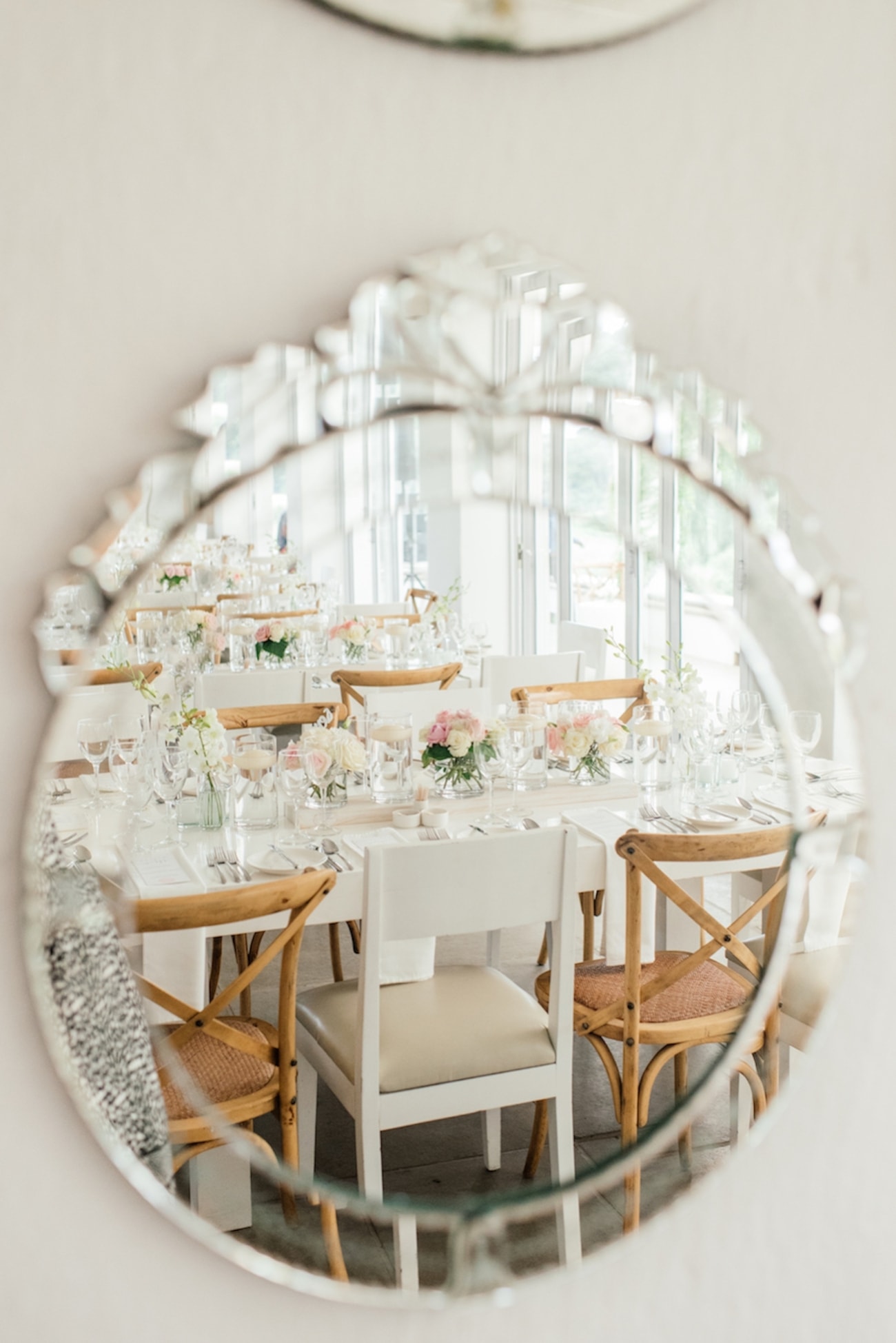 Mirror Wedding Decor | Image: Carla Adel