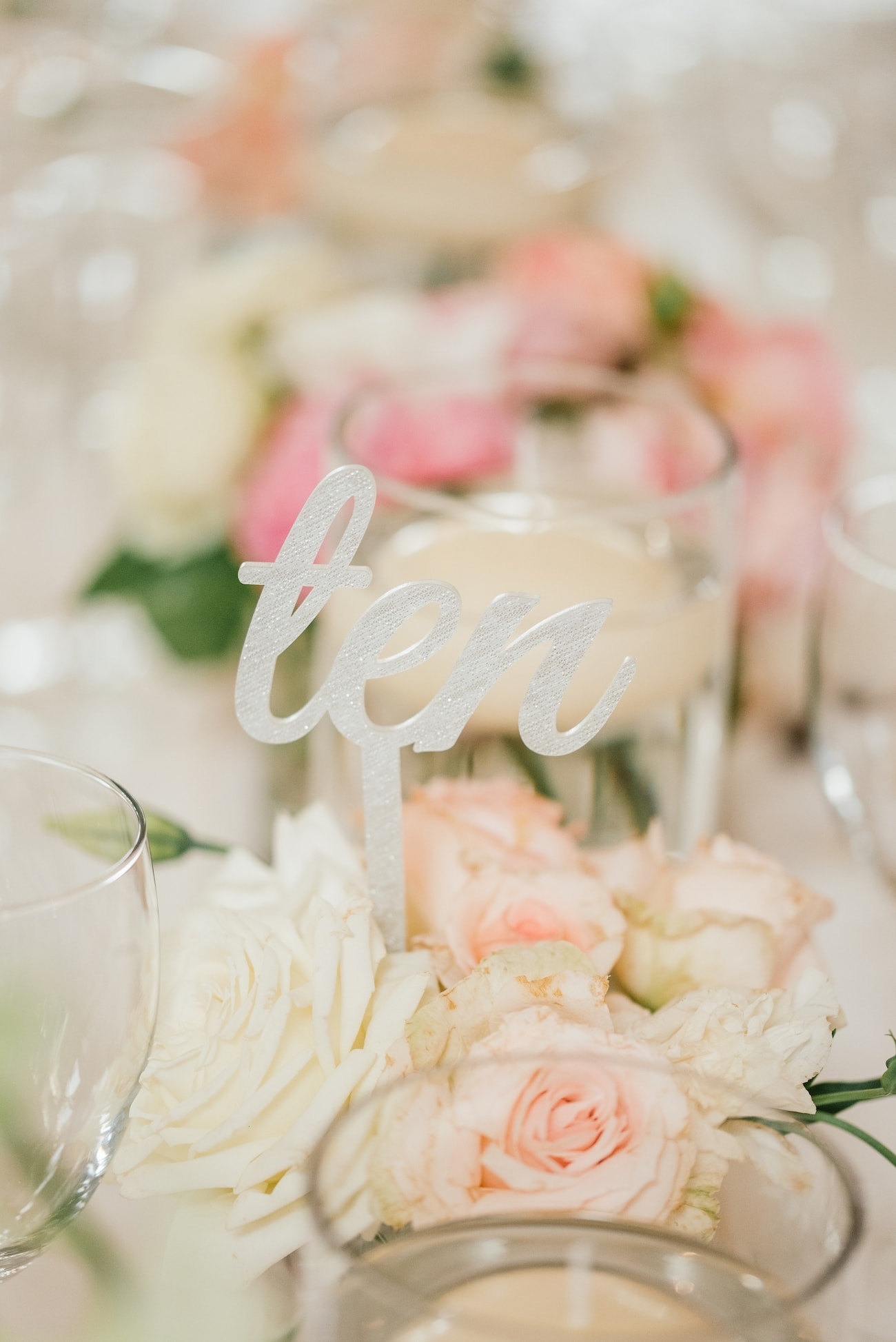 Garden Roses and Lasercut Table Number | Image: Carla Adel