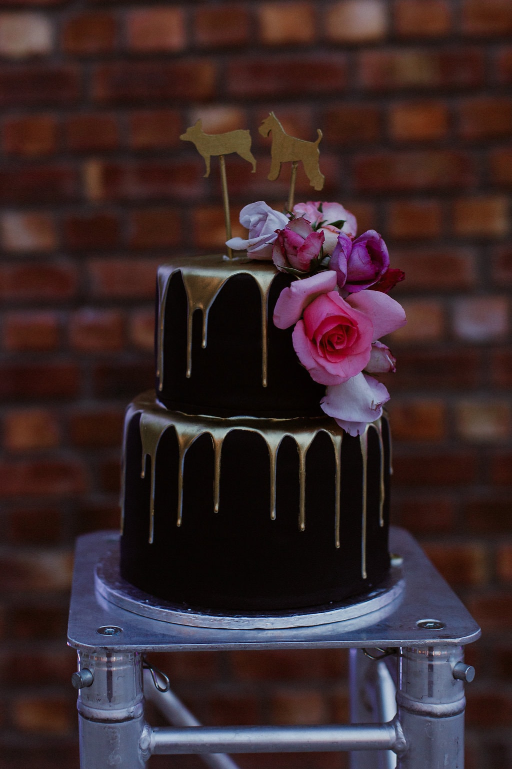 Black and Gold Drip Cake | Image: Jenni Elizabeth